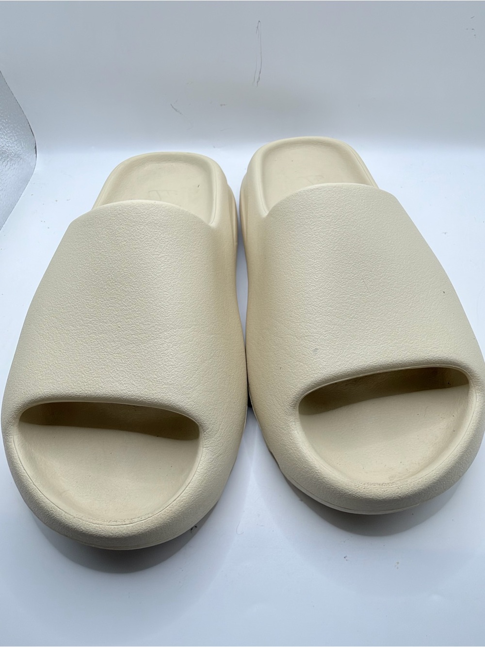 Yeezy Women’s Slide Sandals in Cream